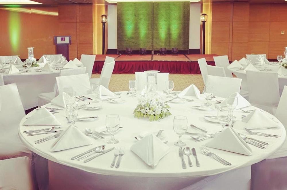 סבו Quest Serviced Residences מראה חיצוני תמונה